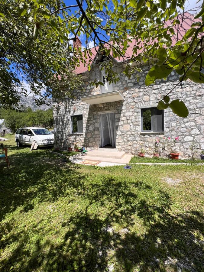 Shkodër Bujtina Milani Bed & Breakfast エクステリア 写真