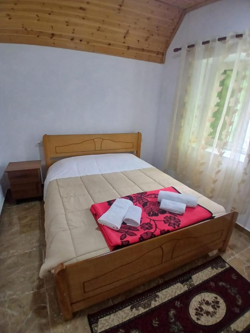 Shkodër Bujtina Milani Bed & Breakfast エクステリア 写真