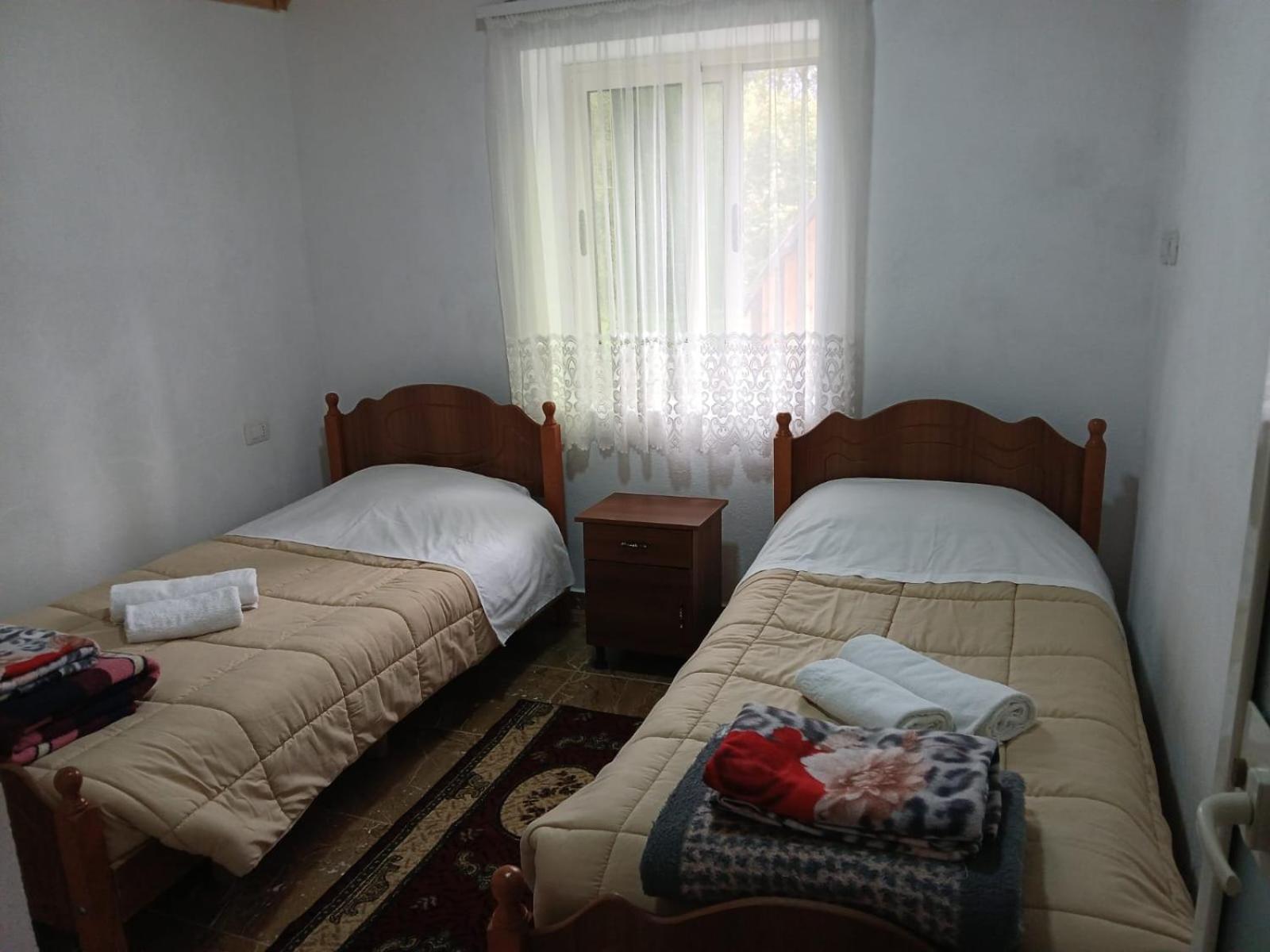 Shkodër Bujtina Milani Bed & Breakfast エクステリア 写真